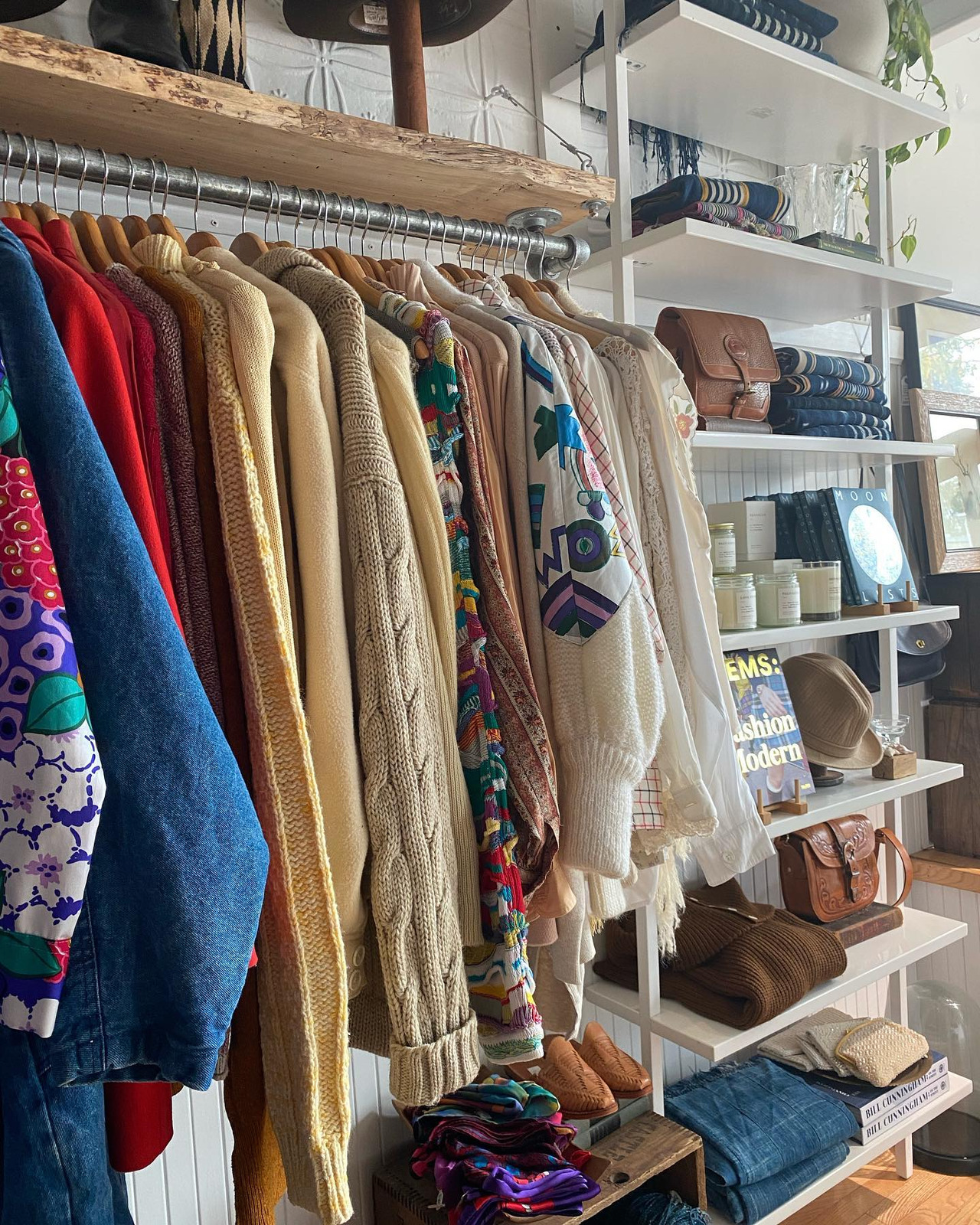 the LEAD VIP room is a place to rediscover the value of vintage clothing