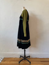 Vintage Novelty Black Velvet Folk Dress with Green Trim XS/S - We Thieves