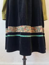 Vintage Novelty Black Velvet Folk Dress with Green Trim XS/S - We Thieves