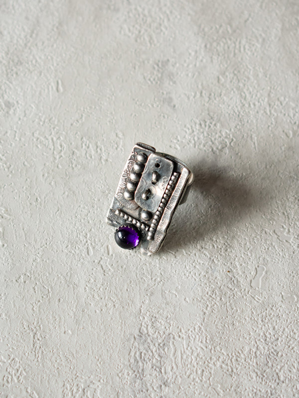 Vintage Modernist Brutalist Artisan Ring Ring with Purple Stone - We Thieves