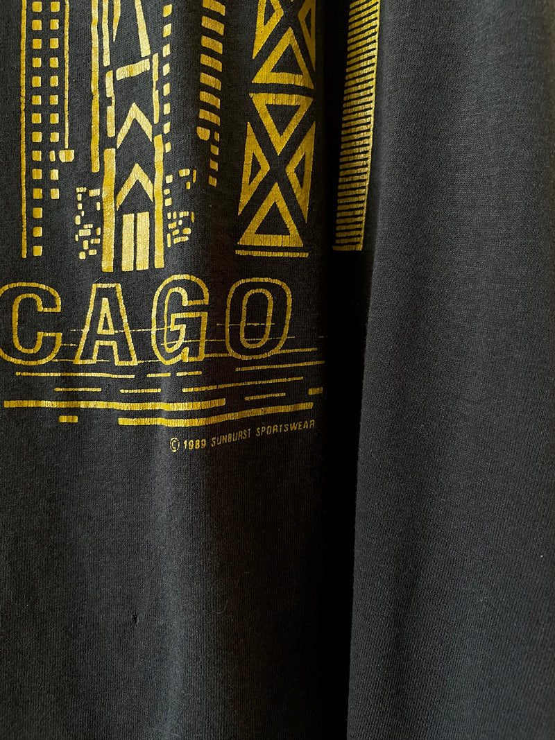 Vintage 1989 Chicago Skyline Black & Gold T-Shirt S - We Thieves