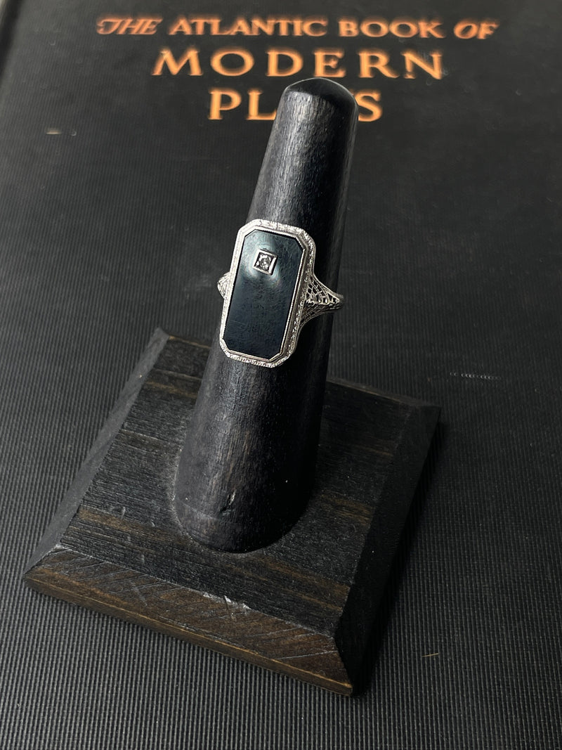 Vintage 10k White Gold Ring with Small Diamond Set in Onyx Size 6