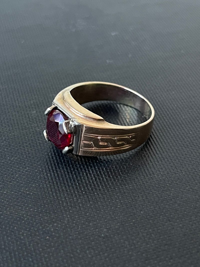 Vintage Men's 14k Gold & Large Ruby Ring Size 7