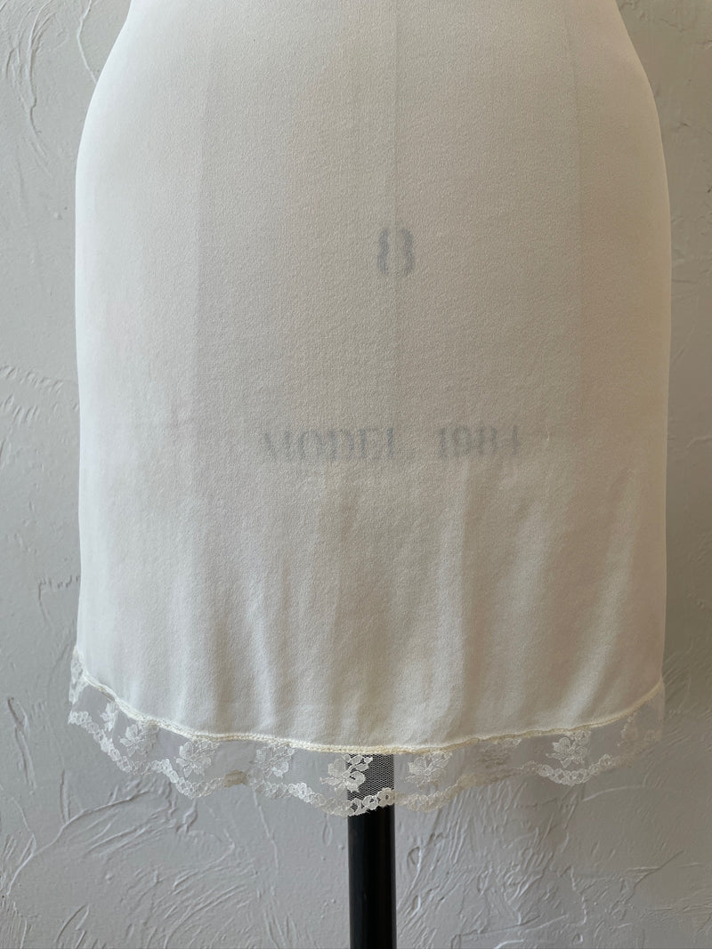 Vintage 80s Union Made White Bustier Slip Dress with Lace Trim XS/S - We Thieves