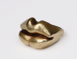 Kiss Ring in Brass Size 8 - We Thieves