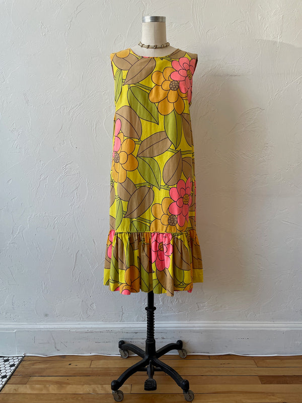 Vintage 1960s Sleeveless Macro Floral Mod Dress W/ Belt M/L - We Thieves