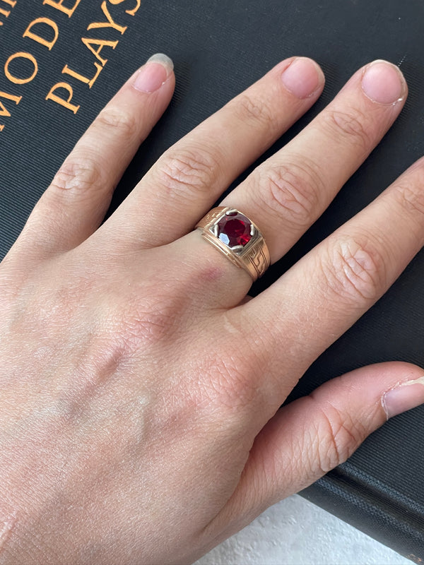 Vintage Men's 14k Gold & Large Ruby Ring Size 7