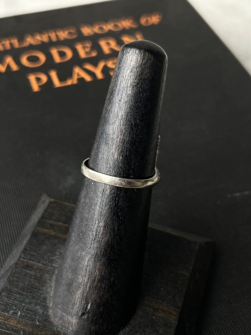 Vintage 10k White Gold Ring with Small Diamond Set in Onyx Size 6