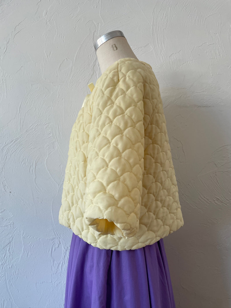 Vintage 1960s Quilted Butter Yellow Capelet M/L - We Thieves