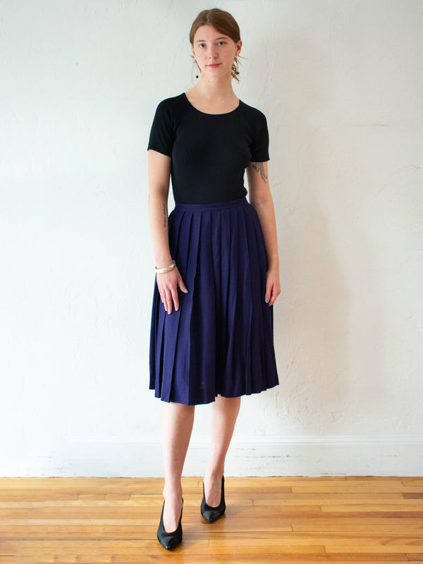 Vintage 1980s Ferragamo Navy Woven Pleated Skirt XS/S - We Thieves