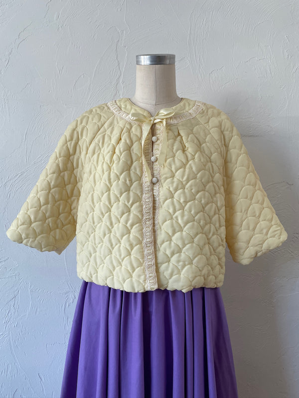 Vintage 1960s Quilted Butter Yellow Capelet M/L - We Thieves