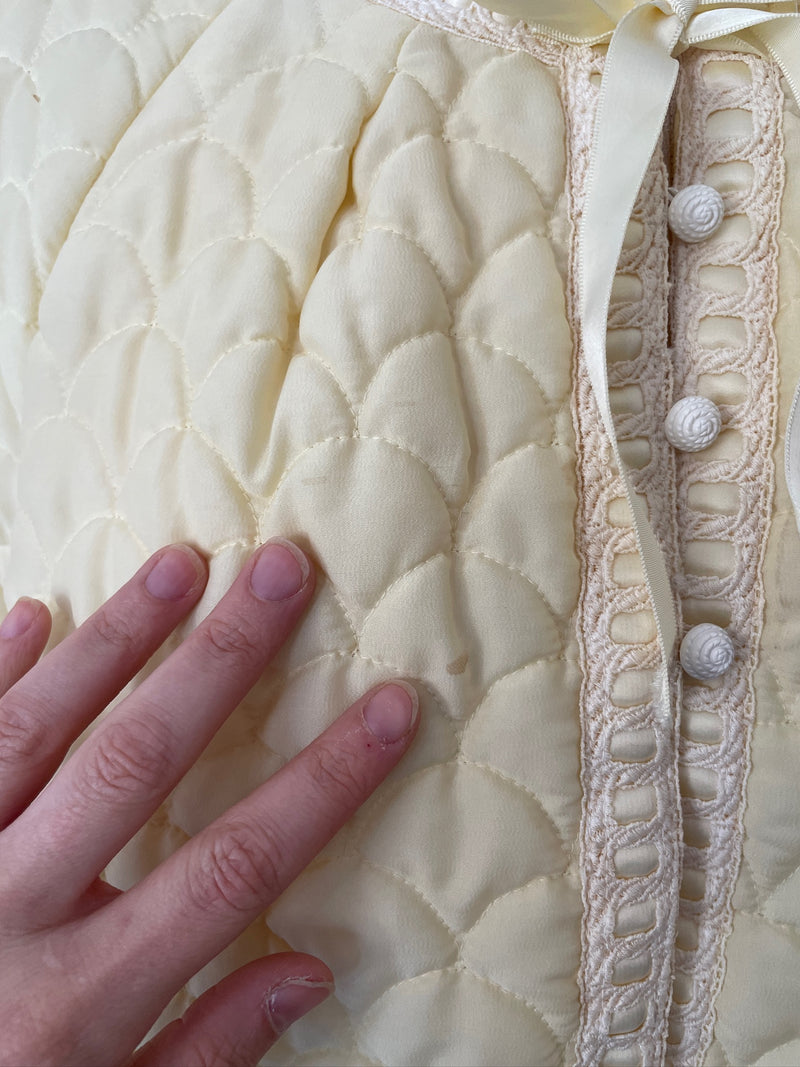 Vintage 1960s Quilted Butter Yellow Capelet M/L - We Thieves