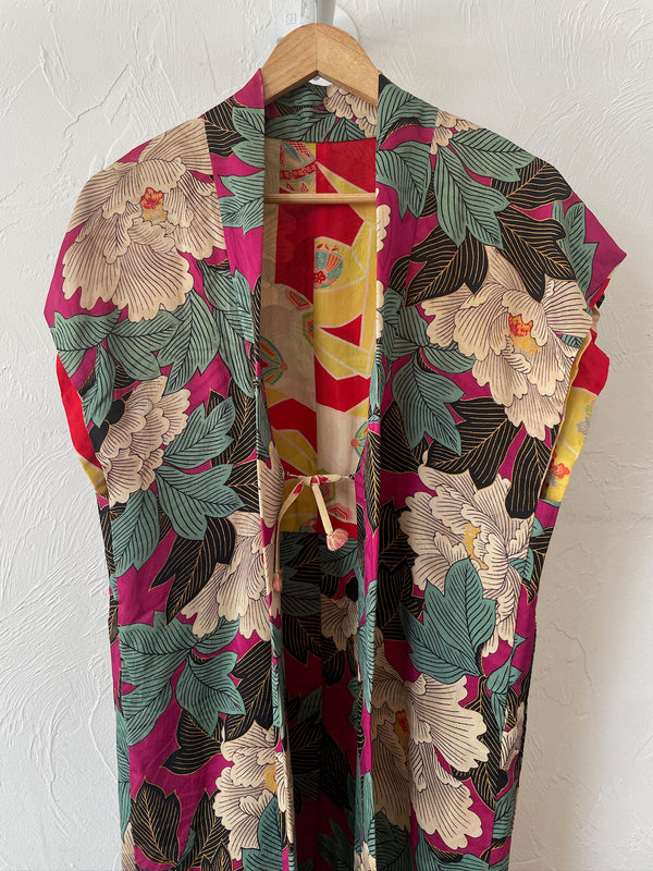 Vintage Magenta Floral Silk Kimono w/ Detached Sleeves - We Thieves