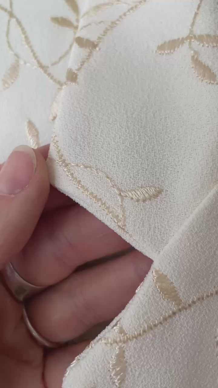 Vintage Nicole Miller Embroidered Vines Cream Cropped Jacket/Blazer XS - We Thieves