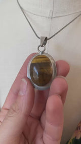 Vintage 925 Mexican Sterling Silver Tiger's Eye Pendant - We Thieves