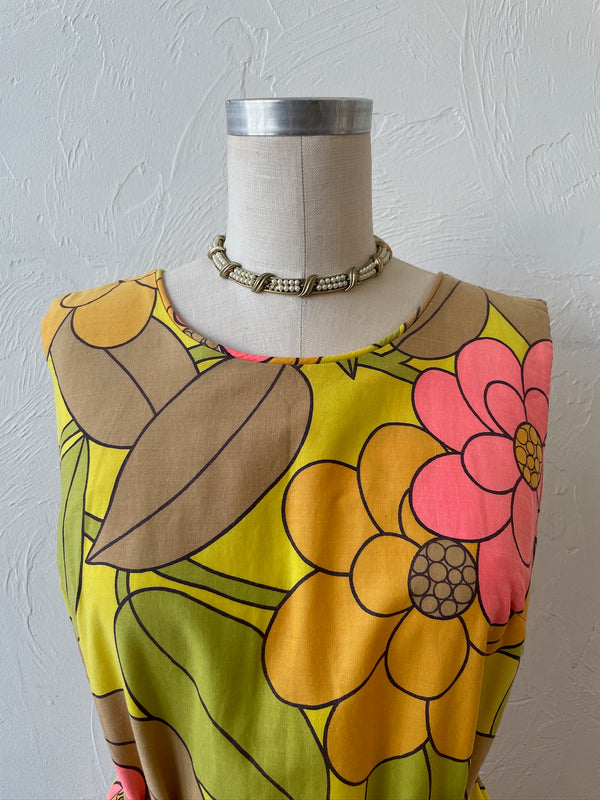 Vintage 1960s Sleeveless Macro Floral Mod Dress W/ Belt M/L - We Thieves