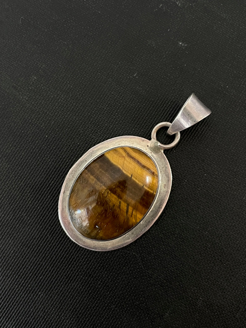 Vintage 925 Mexican Sterling Silver Tiger's Eye Pendant - We Thieves