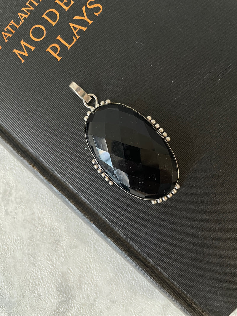 Vintage Large Faceted Onyx & Sterling Silver - We Thieves