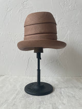 Vintage 1960s Daché Camel Woven Hat - We Thieves