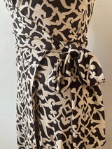 Vintage Diane Von Furstenberg Brown & White Silk Jersey Wrap Dress XS/S - We Thieves