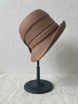 Vintage 1960s Daché Camel Woven Hat - We Thieves