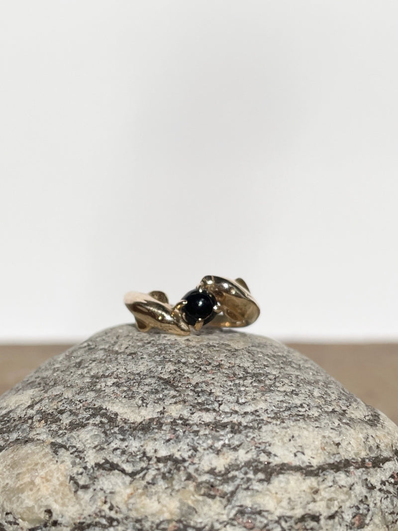 Vintage 14K Gold Dolphin Onyx Ring 7.25 - We Thieves